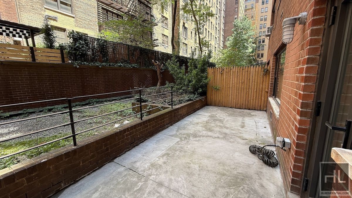 Primary Photo - EAST 56 STREET