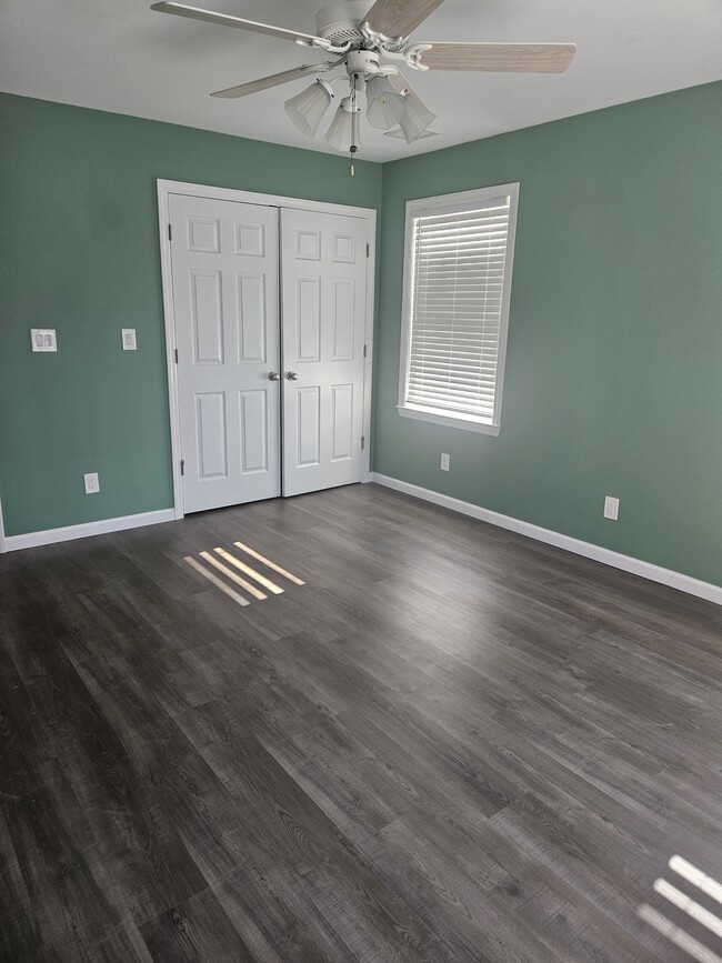 Foto del edificio - 11 Laurel Ave