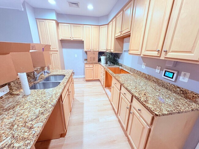 Foto del edificio - POTOMAC CLUB - TOWNHOUSE CONDO