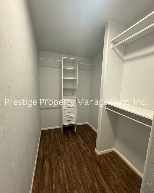 Building Photo - Cute 4/2 Northwest Manufactured Home, It C...