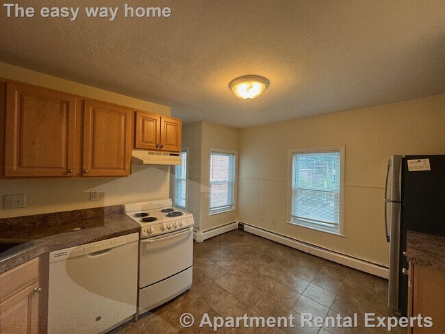 Building Photo - 213 Beacon St