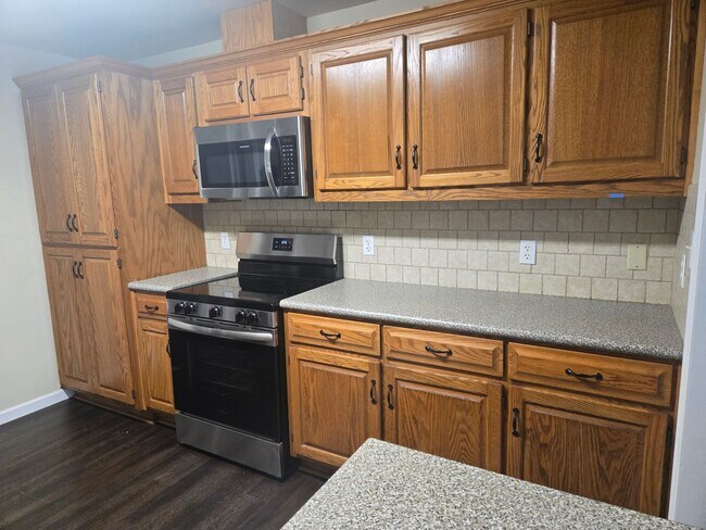 Foto del edificio - FOR RENT in  North Columbus! Available NOW!