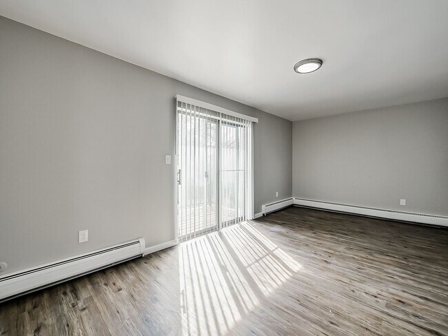 Foto del edificio - Freshly Remodeled 1BR Retreat in Desirable White Lake – Move-In Ready!