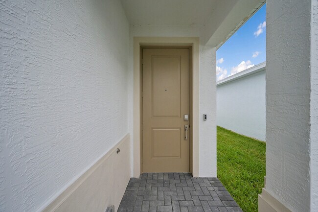 Foto del edificio - 3550 Angler Dr