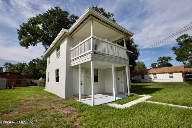 Building Photo - 1723 Dot St