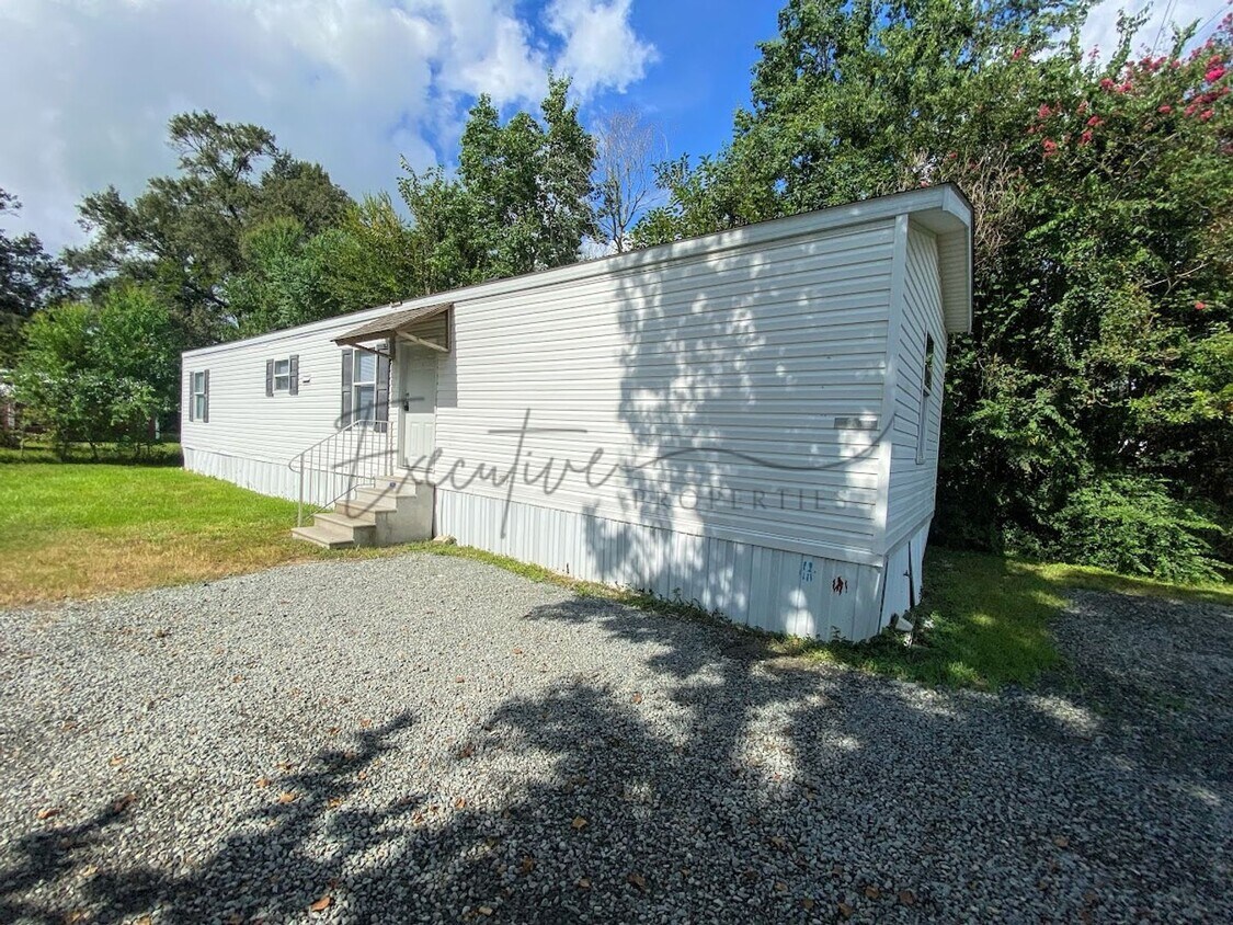 Primary Photo - Affordable 3-Bedroom Mobile Home in Sulphu...
