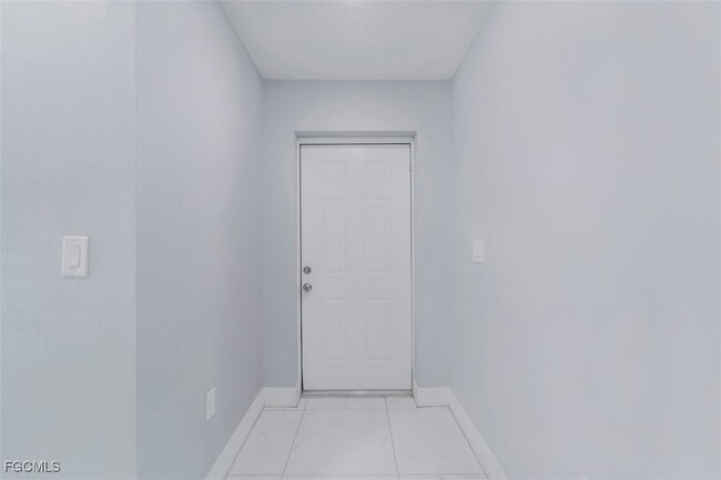 Foto del edificio - 129 Meadow Rd