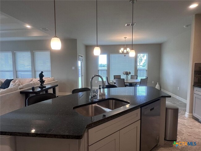 Building Photo - 224 Alysheba Dr