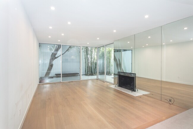 Foto del edificio - 904 Hilldale Ave