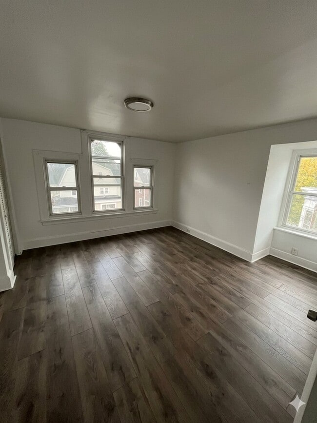 Photo - 1331 72nd Ave Apartment