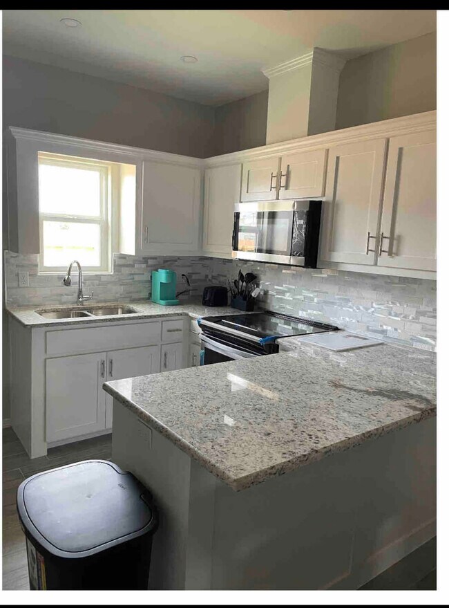 Foto del edificio - 5106 N Winona Dr