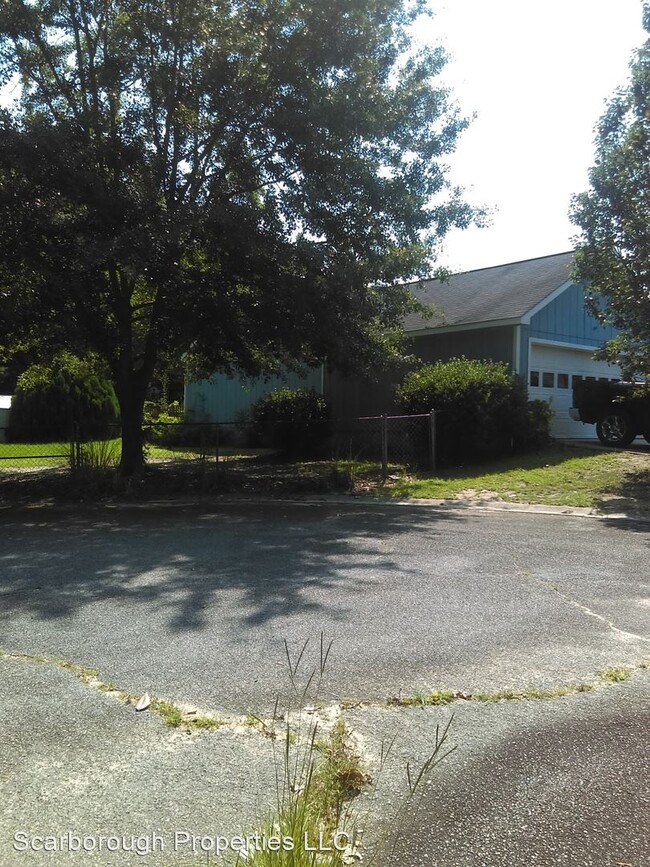 Building Photo - 3 br, 2 bath House - 420 Allen Dr