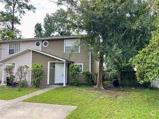 Building Photo - 2915 SW 38th Pl