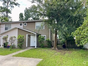 Building Photo - 2915 SW 38th Pl