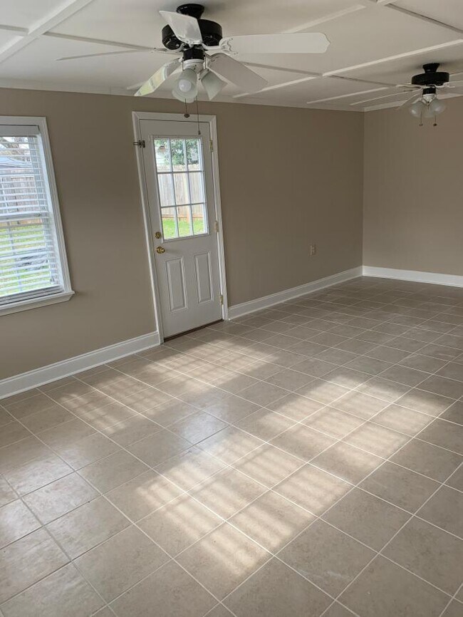 Building Photo - 3 bedroom in Bonaire GA 31005