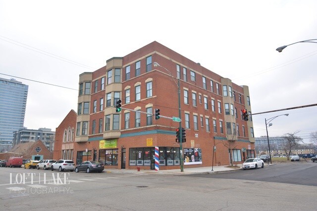 Primary Photo - 351 W Oak St