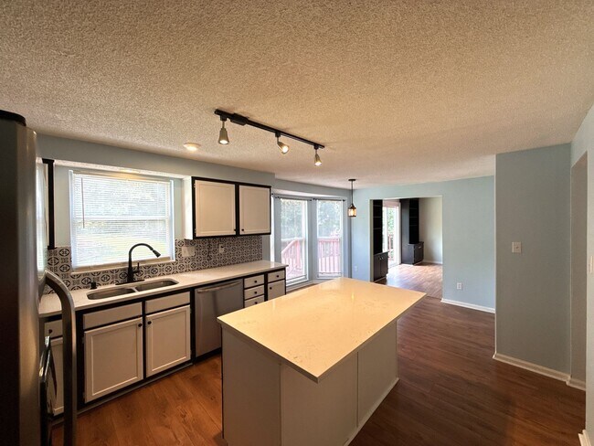 Foto del edificio - 3-Bedroom Home Close to Ballantyne!