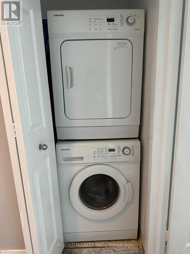 Building Photo - 77 Harbour Square