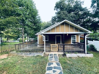 Building Photo - 17 Maple Ln