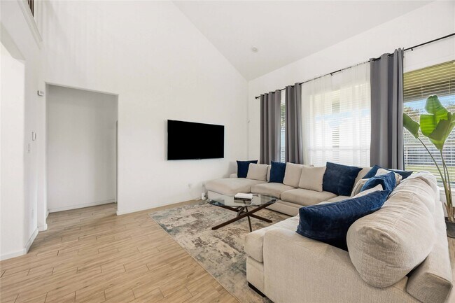 Foto del edificio - 4238 Redford Valley Rd