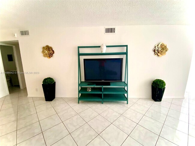 Foto del edificio - 2101 Atlantic Shores Blvd