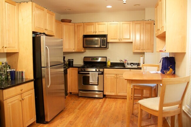 Foto del edificio - 23-25 Aspinwall Ave