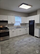 Building Photo - 1609 Chapman Ave SW