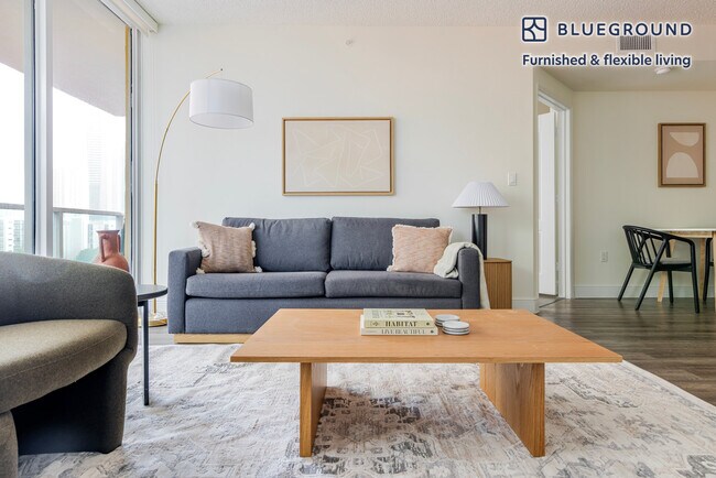 Foto del edificio - 16900 N Bay Rd