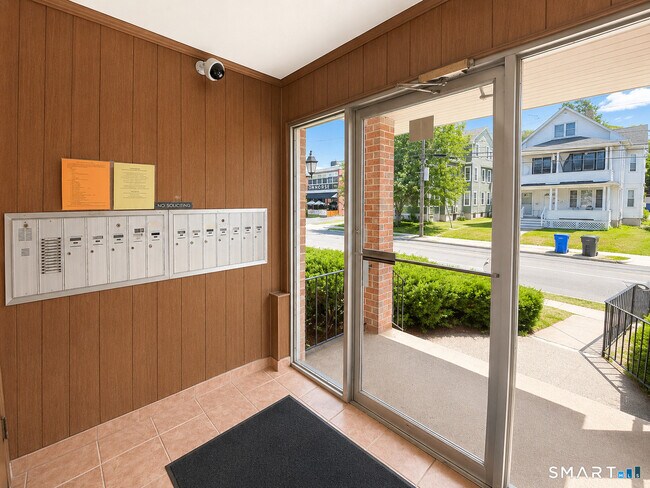 Foto del edificio - 23 Oakwood Ave
