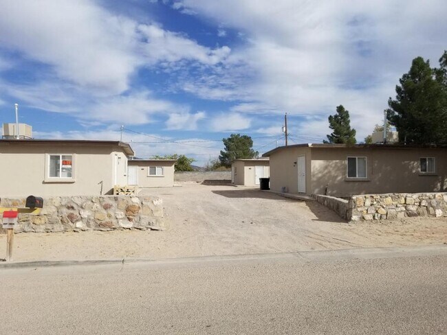Building Photo - 121 Sierra Vista Dr.