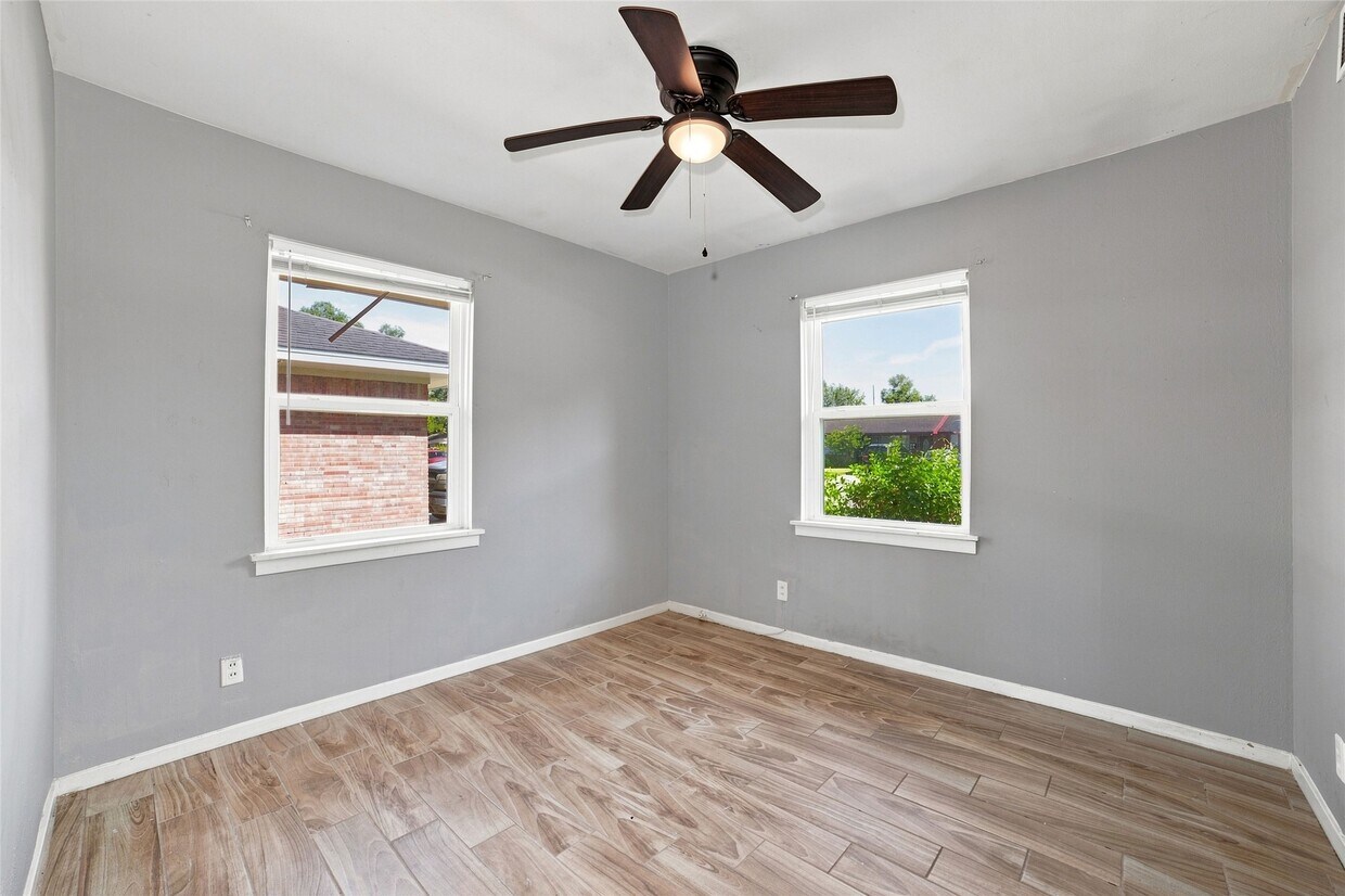 Building Photo - 5719 Turtle Creek Rd