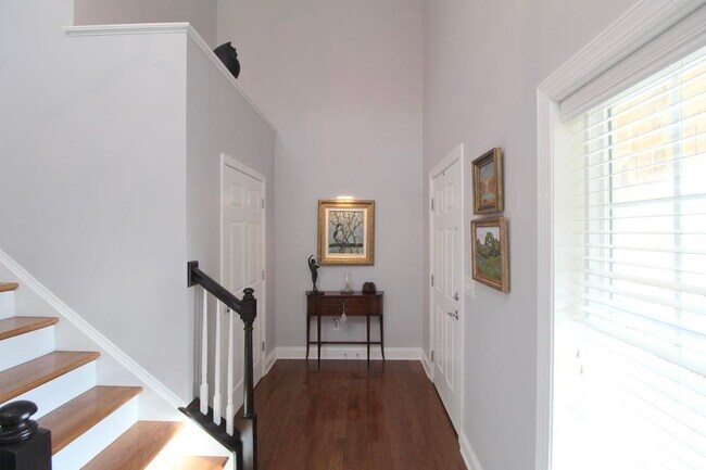Building Photo - 194 Aynsley Ln