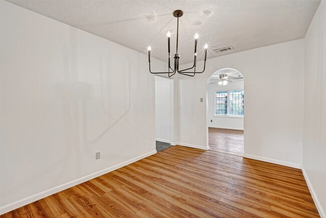 Building Photo - 7426 Miley St
