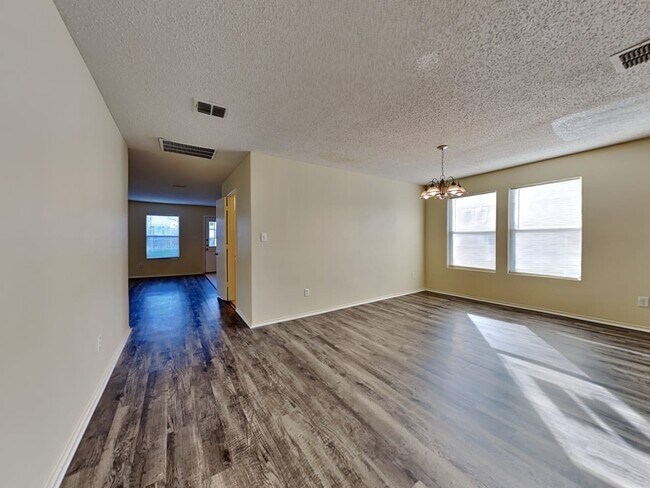 Building Photo - 4419 Cedar Crest Dr