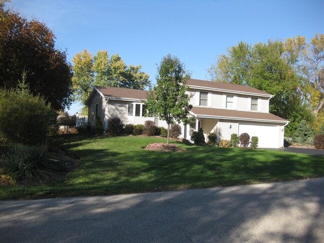 Building Photo - 1104 Hayden Dr