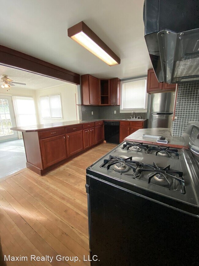 Foto del edificio - 2 br, 1 bath House - 2507 Elm St