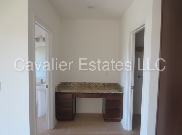 Building Photo - 14222 Finsbury Dr