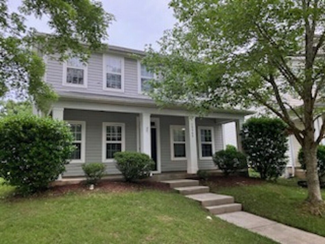 Three Bedroom plus Garage in Cornelius - Three Bedroom plus Garage in Cornelius