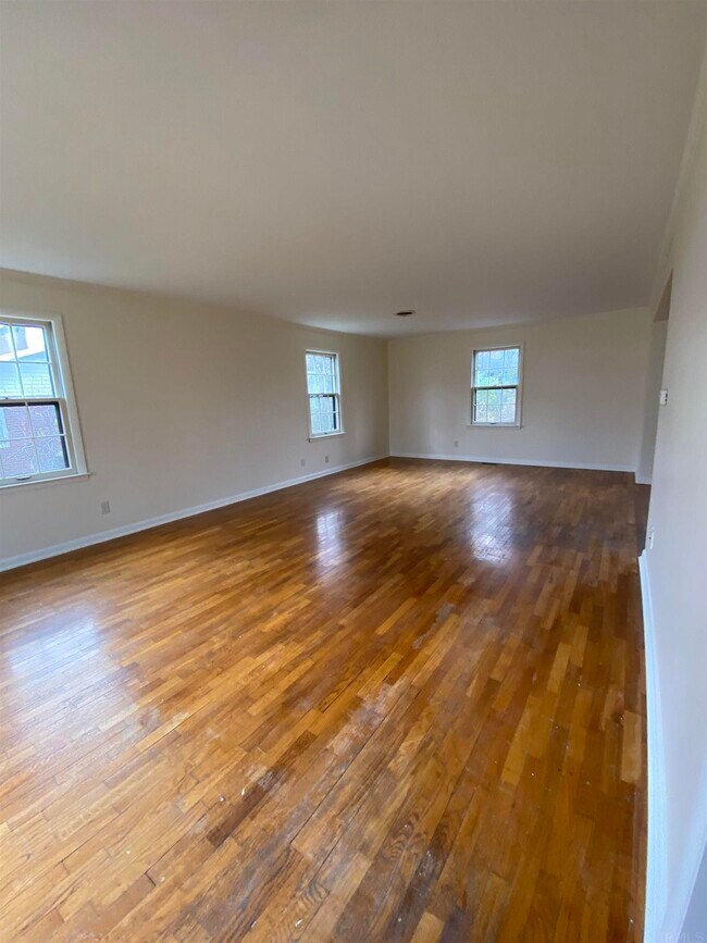 Foto del edificio - 4511 Highwood Dr
