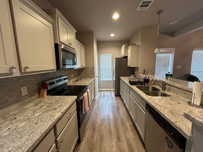 Foto del edificio - 511 Hayes Ln