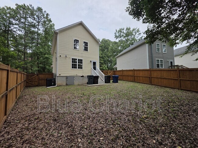 Building Photo - 704 Brye St