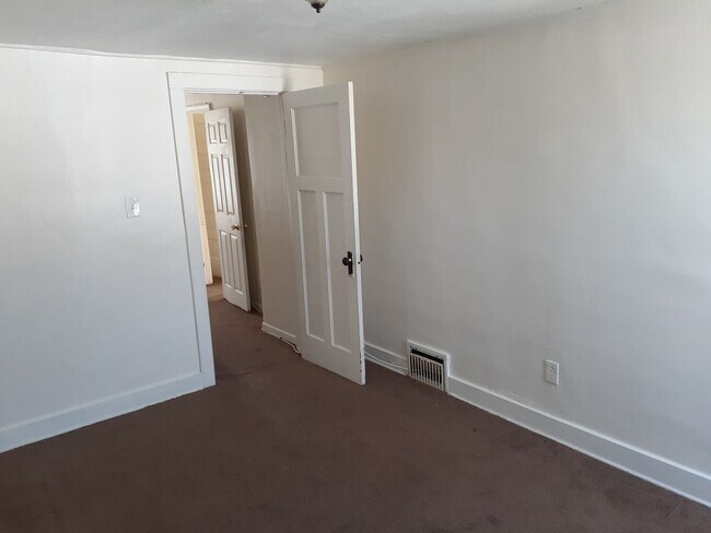 Building Photo - 3540 N. 26th Street - 4 Bedroom House