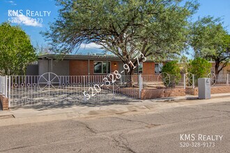 Building Photo - 4539 S Camino Barrera