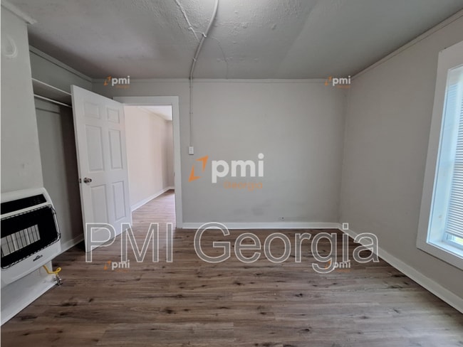 Building Photo - 130 Irwin St