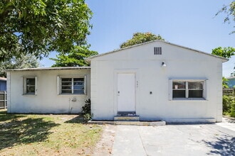 Building Photo - 440 NW 106th St
