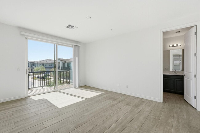 Building Photo - 5100 E Rancho Paloma Dr