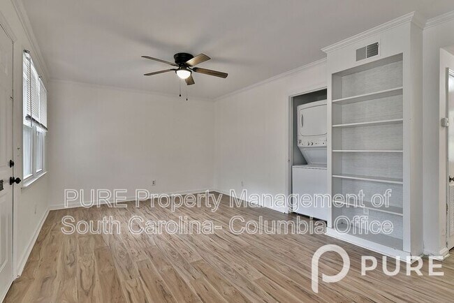 Foto del edificio - 215 Windsor Point Rd