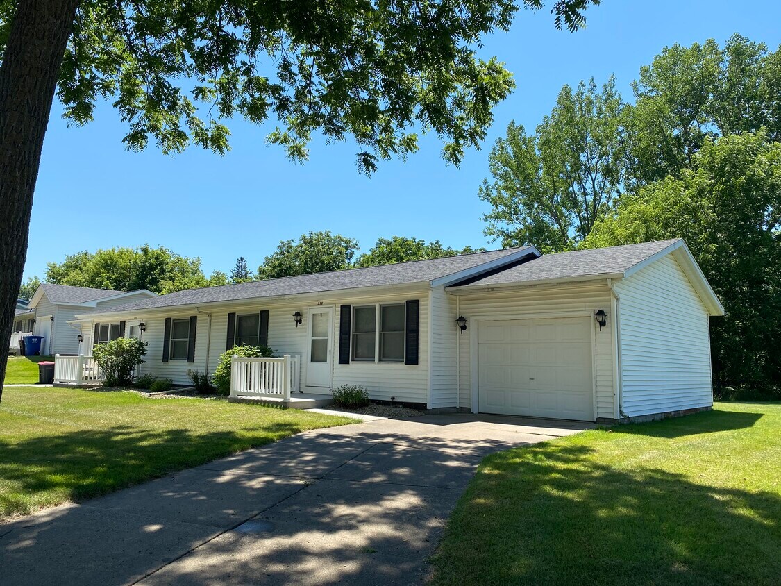 359 Frenn Ave right side - 359 Frenn Ave