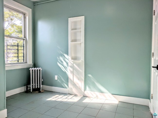 Foto del edificio - 3353 70th St