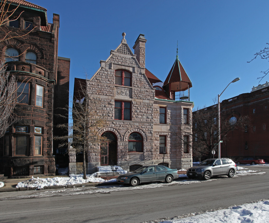 Building Photo - 1801 Eutaw Pl